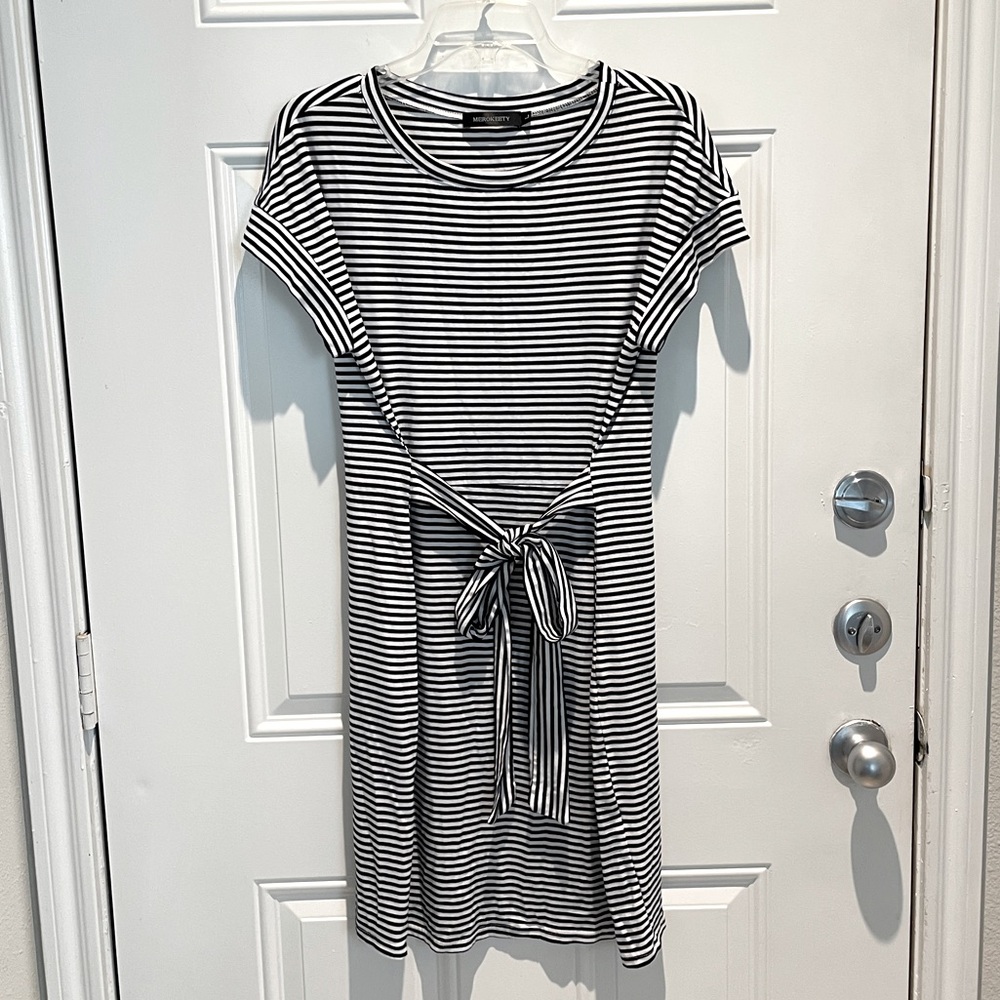 Merokeety Striped Black White Tie-Waist Short Sleeve A-Line Dress Size Large